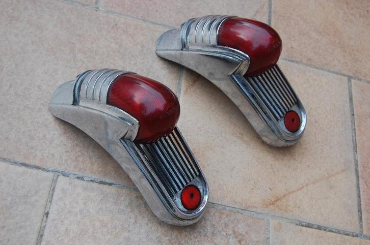 2 achterlichten oldsmobile Super 88 1951 usa oldtimer, Antiek en Kunst, Curiosa en Brocante, Ophalen of Verzenden