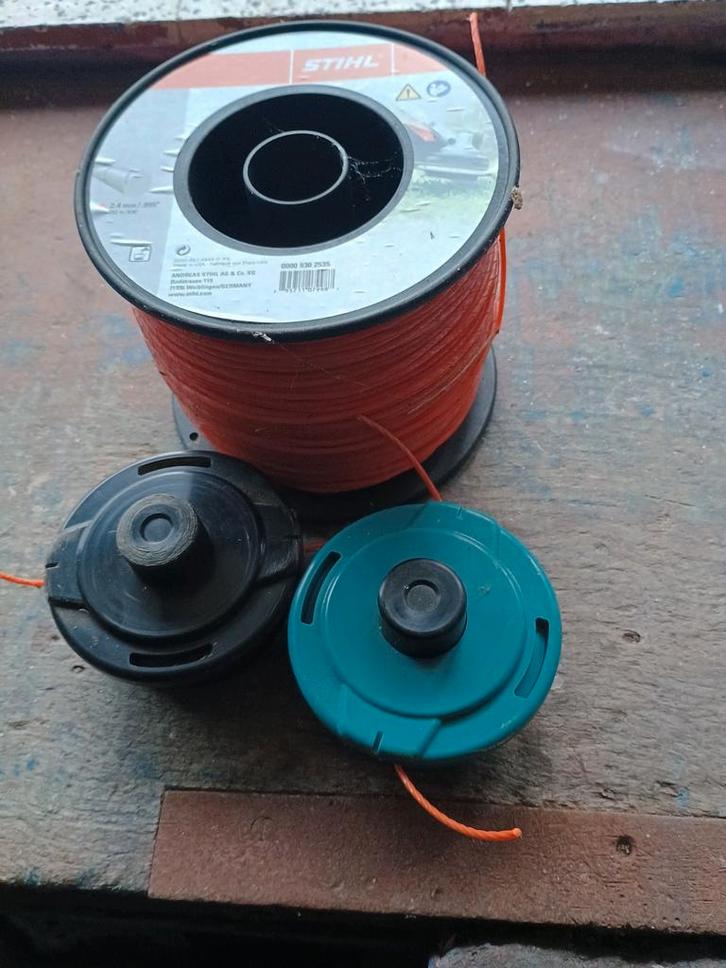 Grote rol Stihl maaidraad en 2 Makita draadkoppen., Tuin en Terras, Grastrimmers, Ophalen