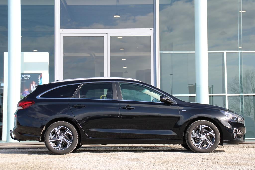 Hyundai i30 Wagon 1.5T-GDi TECHNO MHEV Automaat 160 PK *CAM*, Stof, Gebruikt, Zwart, Bedrijf