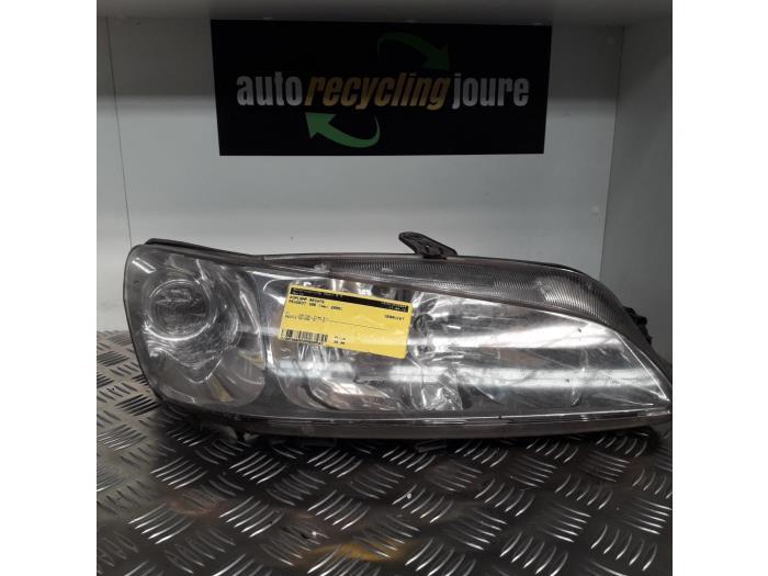 Phare droit d'un Peugeot 306, Autos : Pièces & Accessoires, Éclairage, Peugeot, Utilisé, 3 mois de garantie