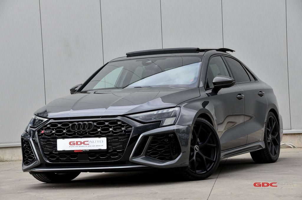 Audi RS3 RS3 Berline I CERAMIC BRAKES I CARBON PAKKET I PANO, Autos, Audi, Argent ou Gris, Achat, 2480 cm³, Euro 6