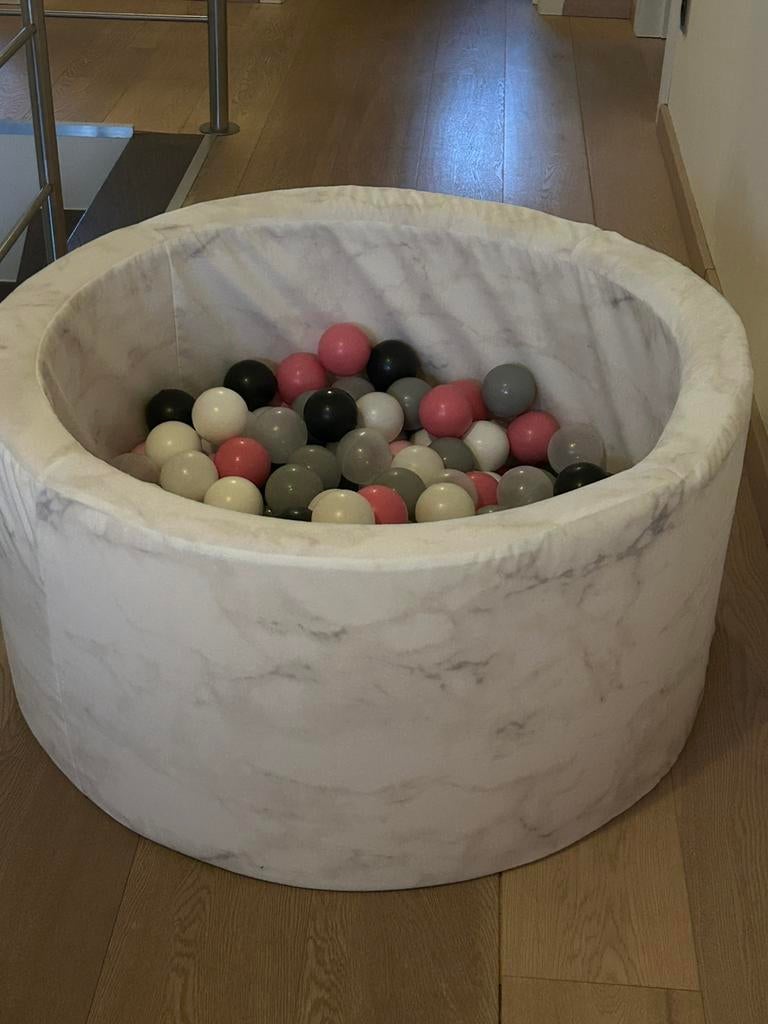 Goed gevuld ballenbad, Ophalen, Zo goed als nieuw