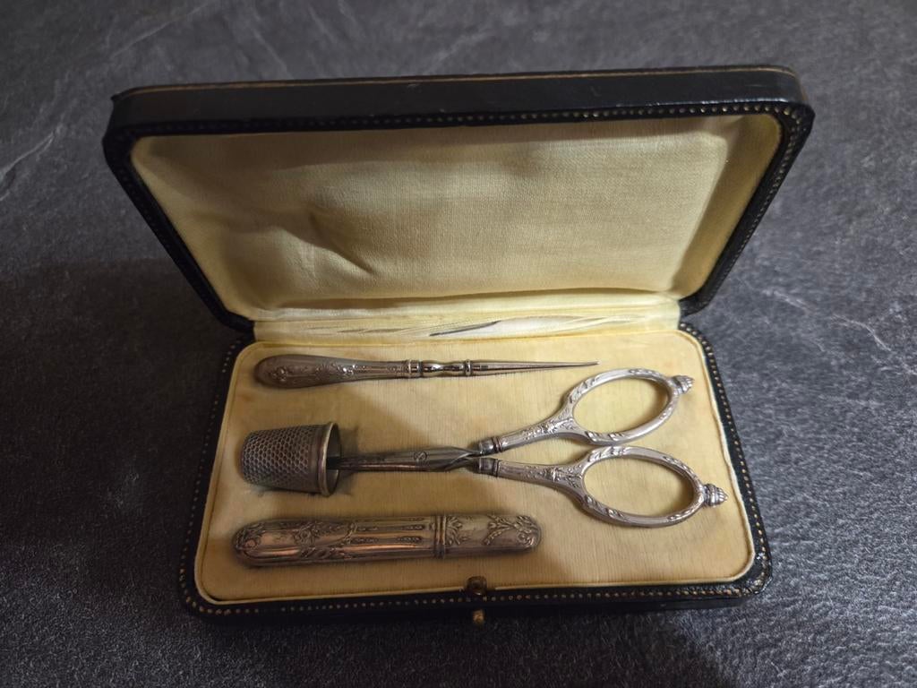 Nécessaire de couture ancien(5 générations), Antiquités & Art, Antiquités | Argent & Or, Enlèvement