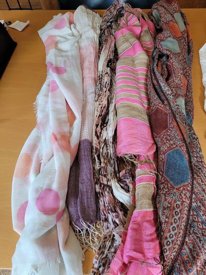 lot zomersjaals 16 stuks, Kleding | Dames, Ophalen of Verzenden, Zo goed als nieuw, Sjaal