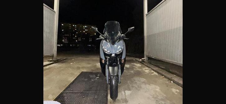 X maximaal 300, Motoren, Motoren | Yamaha, Particulier, Scooter, 12 t/m 35 kW, 4 cilinders, Minimaal motorrijbewijs A2, ABS, Sportuitlaat