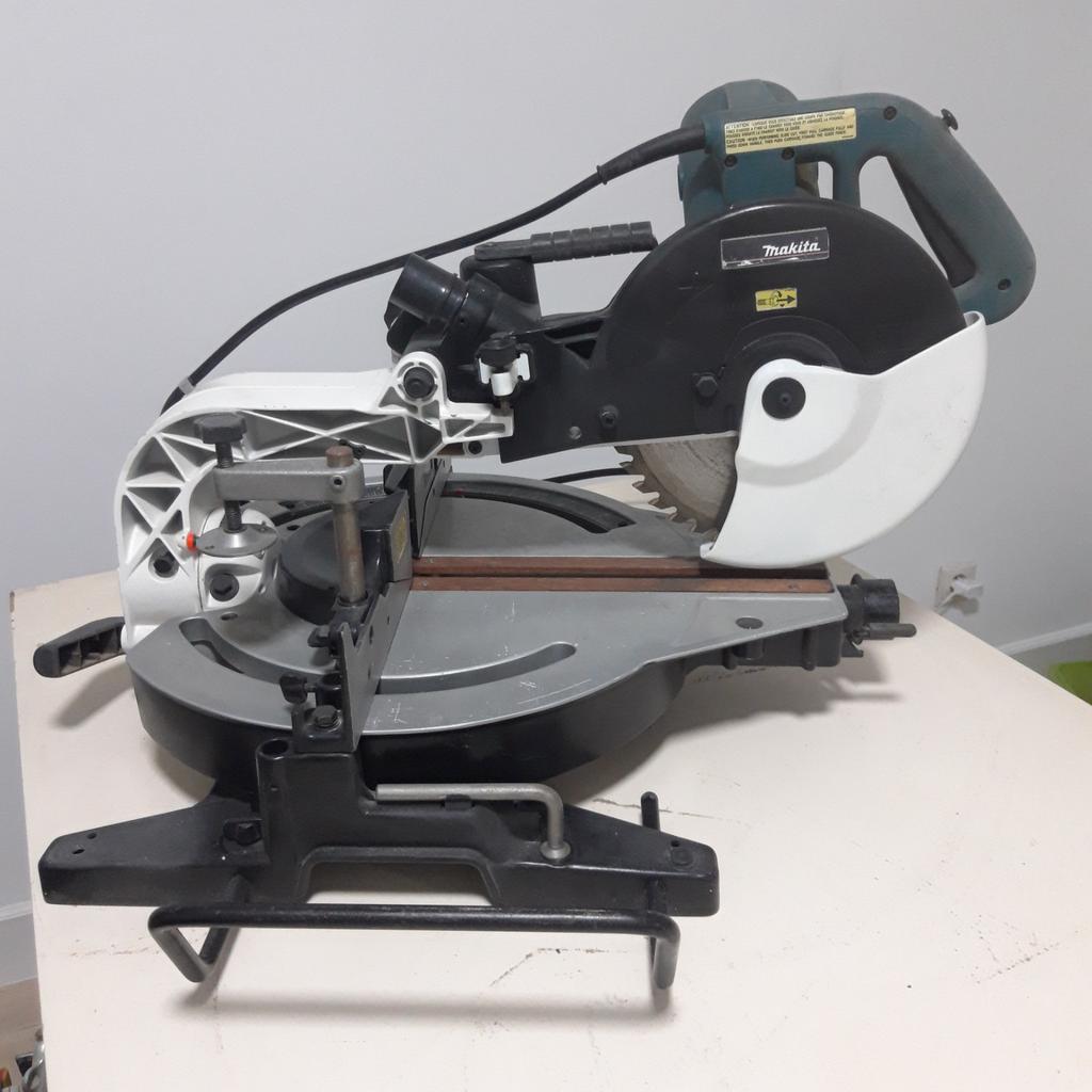 Afkortzaag Makita LS1013, Ophalen, Afkortzaag