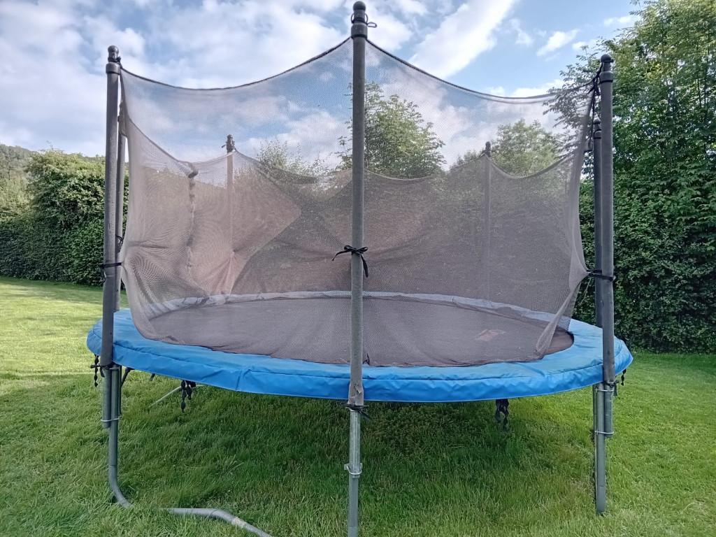 TRAMPOLINE, Kinderen en Baby's, Speelgoed | Buiten | Trampolines, Ophalen, Gebruikt