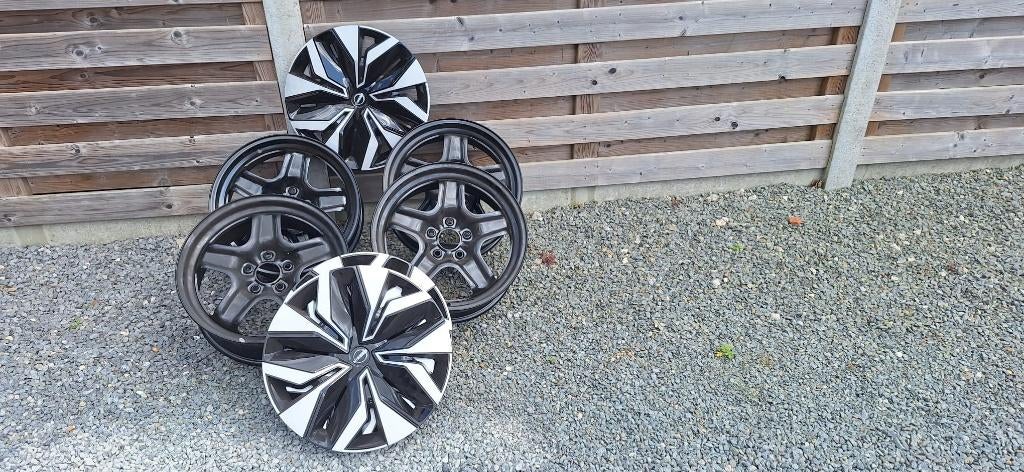 4 Niewe gianten + wieldeksels, Auto-onderdelen, Banden en Velgen, Ophalen, Velg(en)