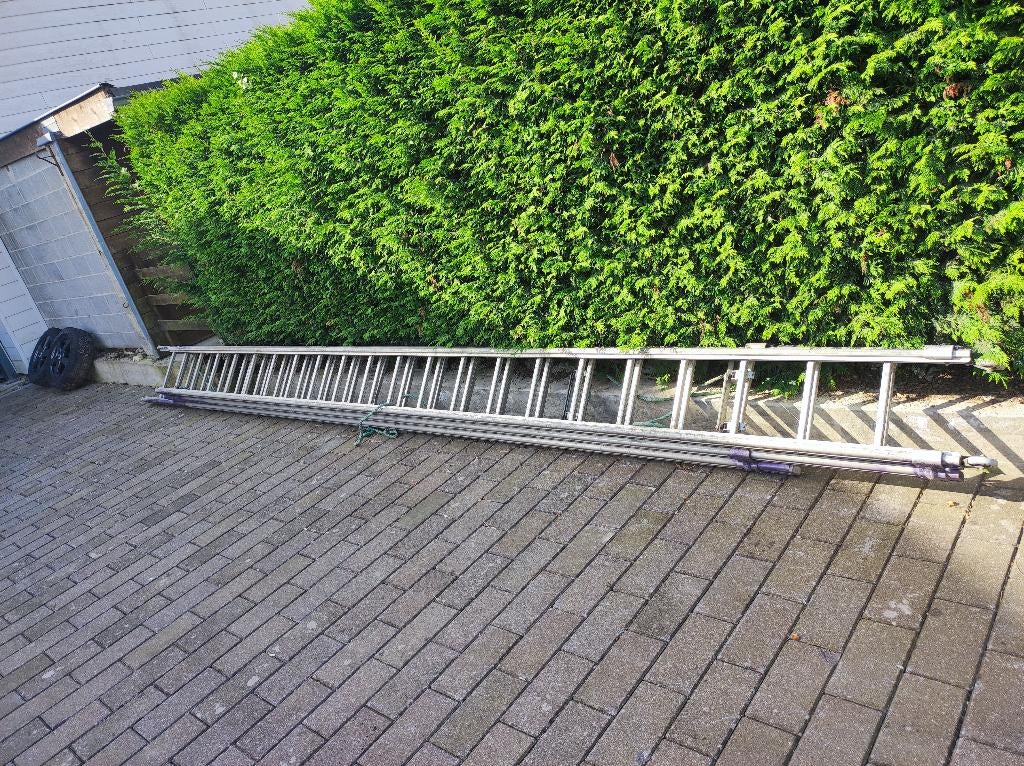 Triple échelle 36 echelons, Bricolage & Construction, Enlèvement, Utilisé, Échelle, 4 mètres ou plus