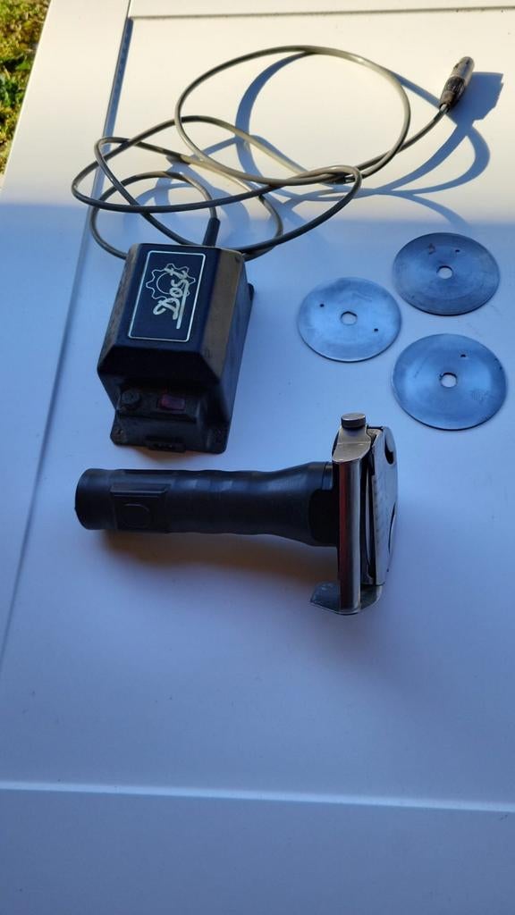 Afsnij kebabmes, Elektronische apparatuur, Ophalen