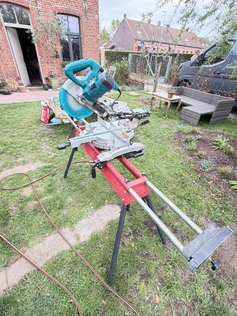 Makita afkortzaag met onderstel van skill, Doe-het-zelf en Bouw, Gereedschap | Zaagmachines, Ophalen, Gebruikt, 70 mm of meer