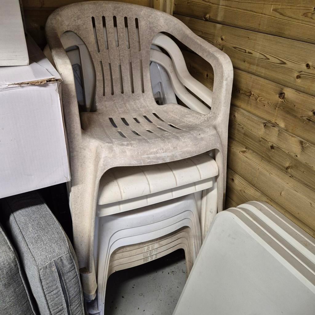 Lot de 10 chaises de jardin en plastique, Enlèvement