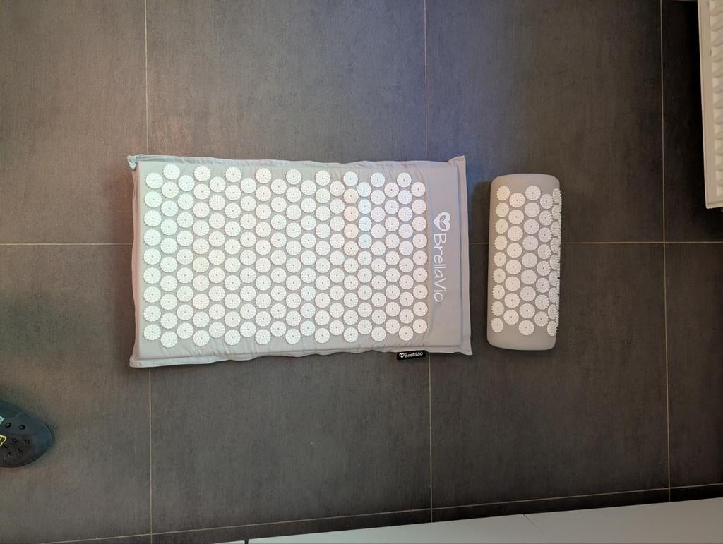 BrellaVio Spijkermat Set met Spijkerkussen - Grijs- 74x44 c, Sports & Fitness, Produits de massage, Enlèvement