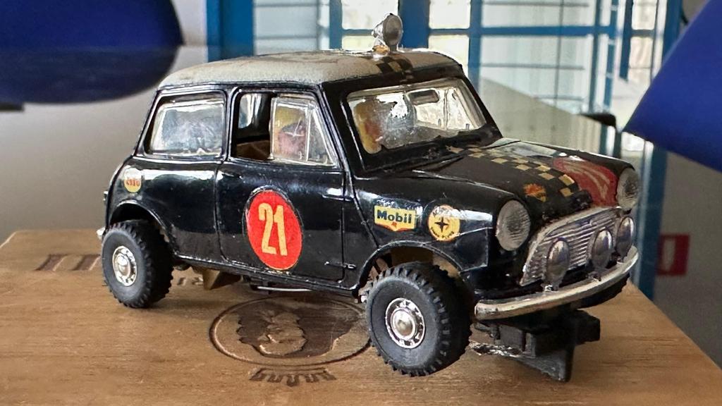 Vintage slot cars – Scalextric Mini Cooper C.7 + F1, Enlèvement, Utilisé
