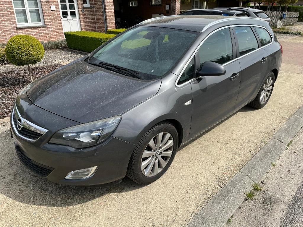 Opel Astra Sport Tourer, Achat, Entretenue par le concessionnaire, 5 portes, Particulier