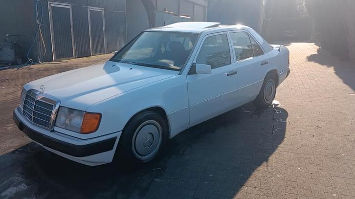 Mercedes w124 E300 turbodiesel Oldtimer Eerste eigenaar, Auto's, Mercedes-Benz, Particulier, 300-Serie, Airconditioning, Diesel
