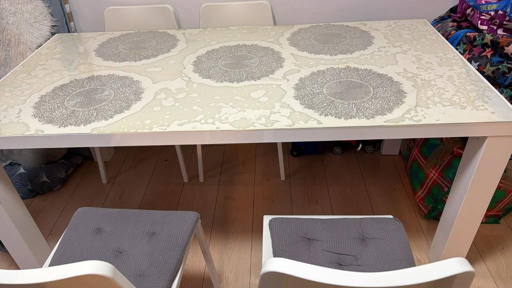 À saisir AUJ!! Table salle à manger + 4 chaises, Enlèvement