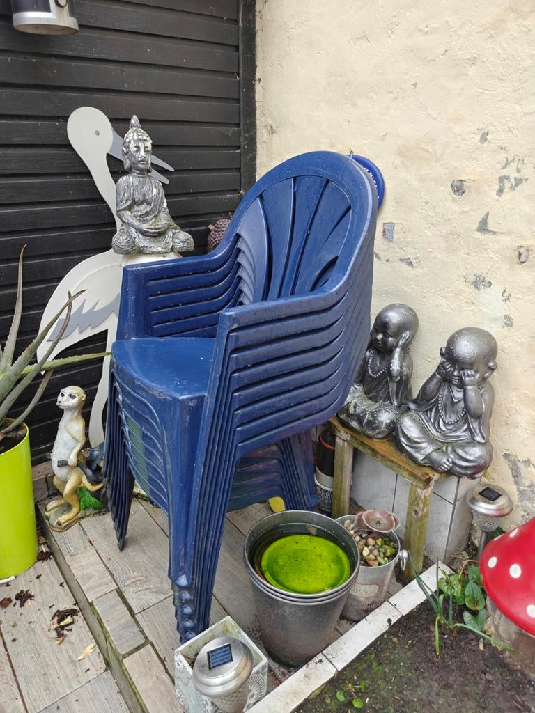 Chaise en plastique de jardin, Enlèvement