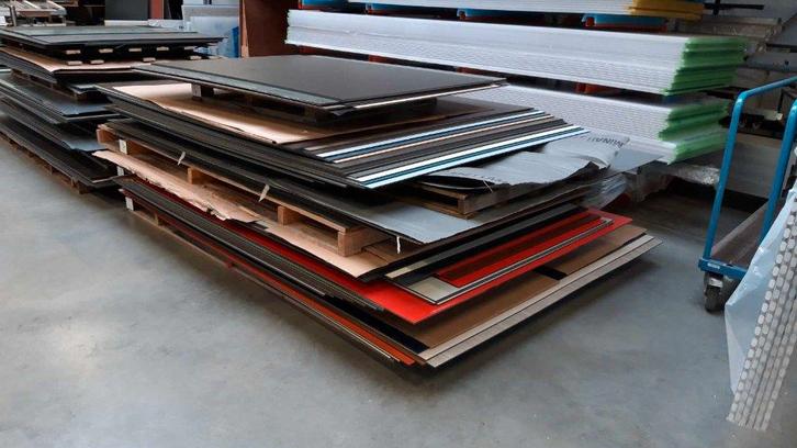 Trespa platen, allerlei kleuren, Bricolage & Construction, Plaques & Panneaux, Neuf, HPL, Moins de 20 mm, Enlèvement