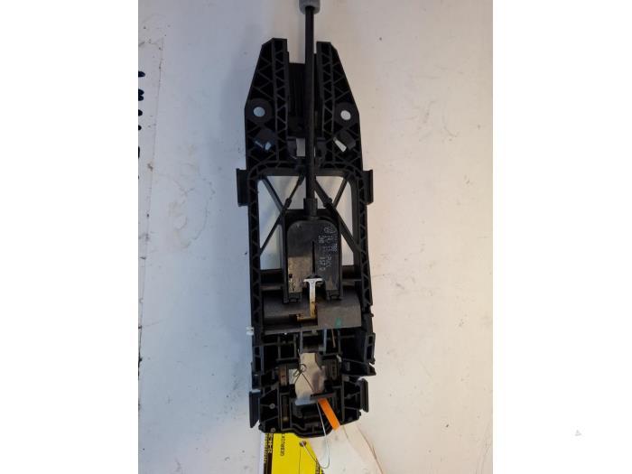 Poignée portière 4portes avant droite d'un Volkswagen Polo, Autos : Pièces & Accessoires, Volkswagen, -, 3 mois de garantie, Utilisé