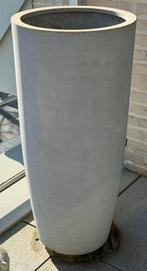 Hoge bloempot, Tuin en Terras, Bloempotten, Ophalen, Zo goed als nieuw