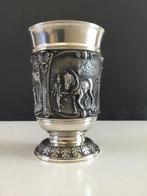 Belle tasse en étain SKS épaisse avec cheval, femme et homme, Enlèvement ou Envoi