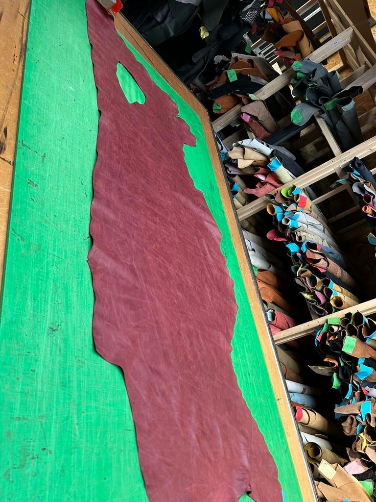 Bordeaux kleur halve huid 1.2 mm dikte soepel en glad A-209, Enlèvement ou Envoi