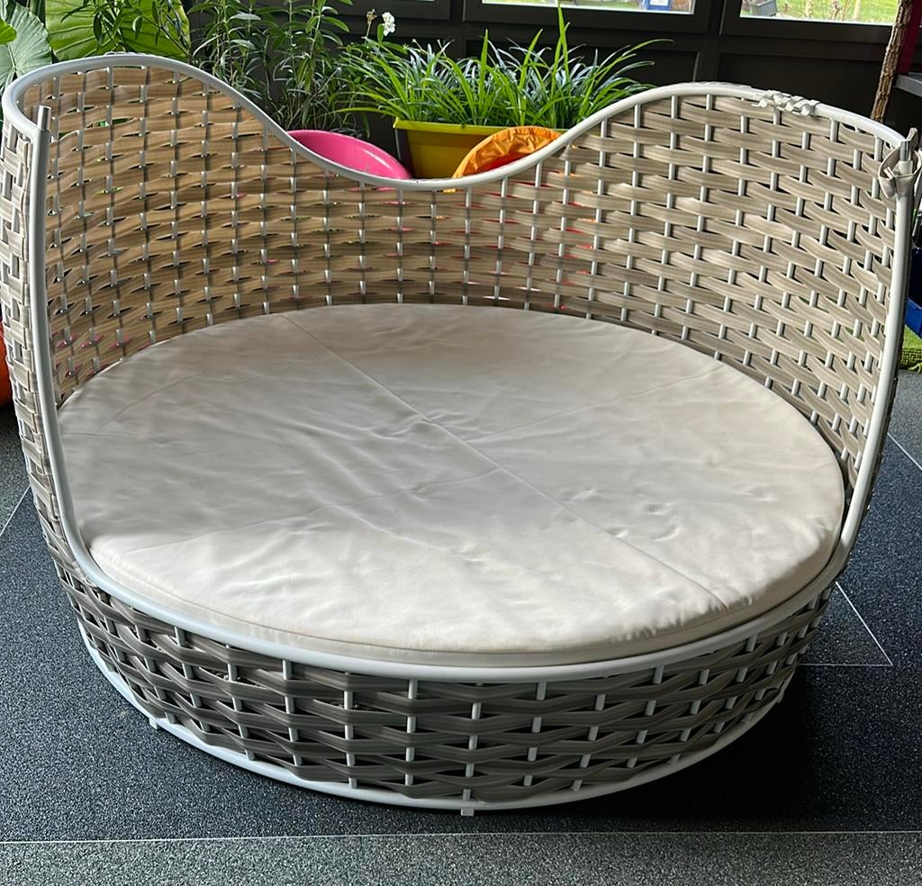 Lit de terrasse, Enlèvement, Comme neuf