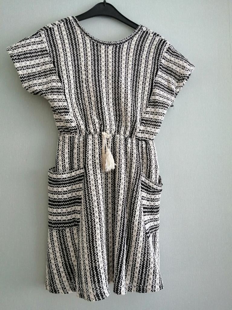 magnifique robe noire et blanche Zara Kids taille 10 ans, Enfants & Bébés, Robe ou Jupe, Utilisé, Fille, Zara kids