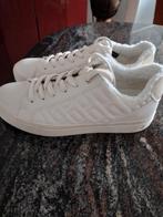 damessneakers maat 40, Kleding | Dames, Wit, Ophalen of Verzenden, Zo goed als nieuw, Sneakers