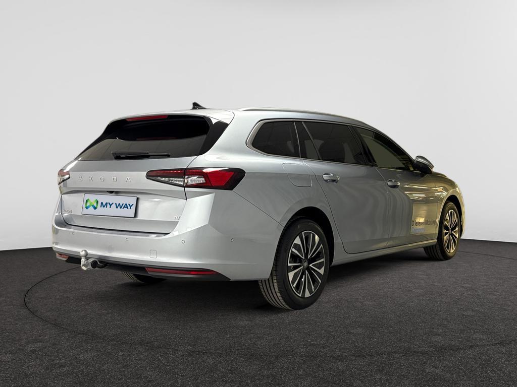 Skoda Superb Combi PHEV Superb Combi PHEV 1.5 TSI Corporate, Auto's, Automaat, Break, Hybride Elektrisch/Benzine, Te koop