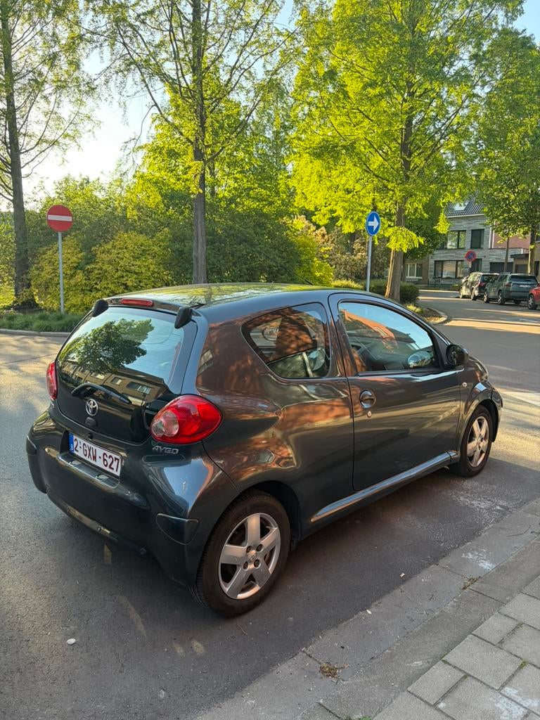 Toyota Aygo 2007 te koop voor onderdelen, Auto's, Toyota, Voorwielaandrijving, 4 zetels, Stof, 109 g/km