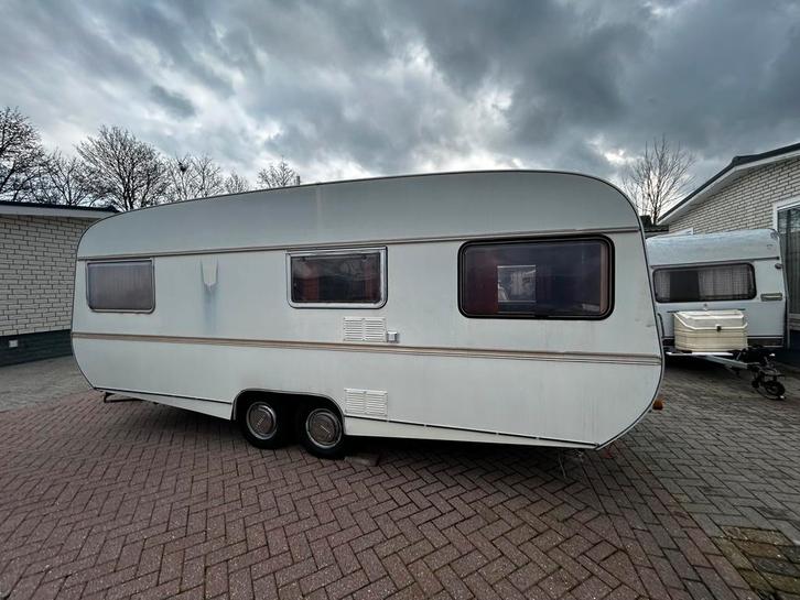 Tabbert caravan / met papieren, Caravans en Kamperen, Caravans, Particulier, Rondzit, Tabbert, Koelkast, Ophalen of Verzenden