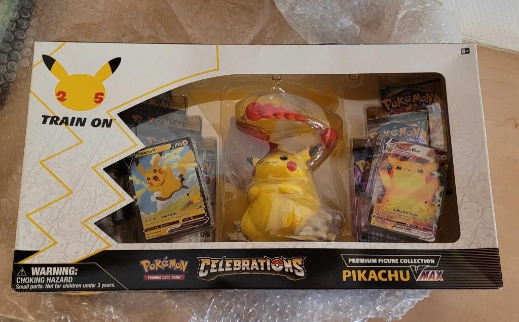 Celebrations Premium Figure Collection (25th anniversary), Hobby en Vrije tijd, Verzamelkaartspellen | Pokémon, Ophalen of Verzenden