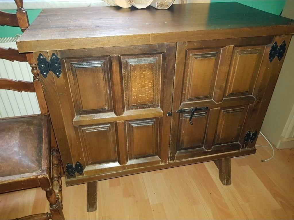 Ancien meuble TV vintage gratuit, Antiquités & Art, Antiquités | Meubles | Armoires, Enlèvement