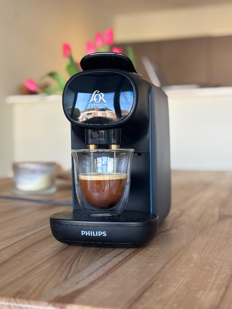 L’Or Barista (Phillips) Nespresso capsule koffiemachine, Elektronische apparatuur, Koffiezetapparaten, Zo goed als nieuw, Koffiepads en cups