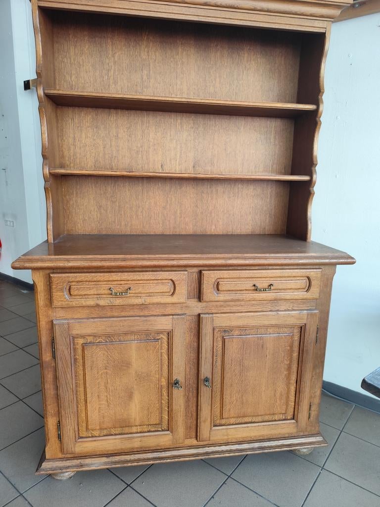 Kast uit 2 losse delen. Met leggers, schuiven en deurtjes., Ophalen