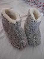 Pantoufles en laine de mouton Chaussons 42-43, Vêtements | Femmes, Pyjamas, Enlèvement