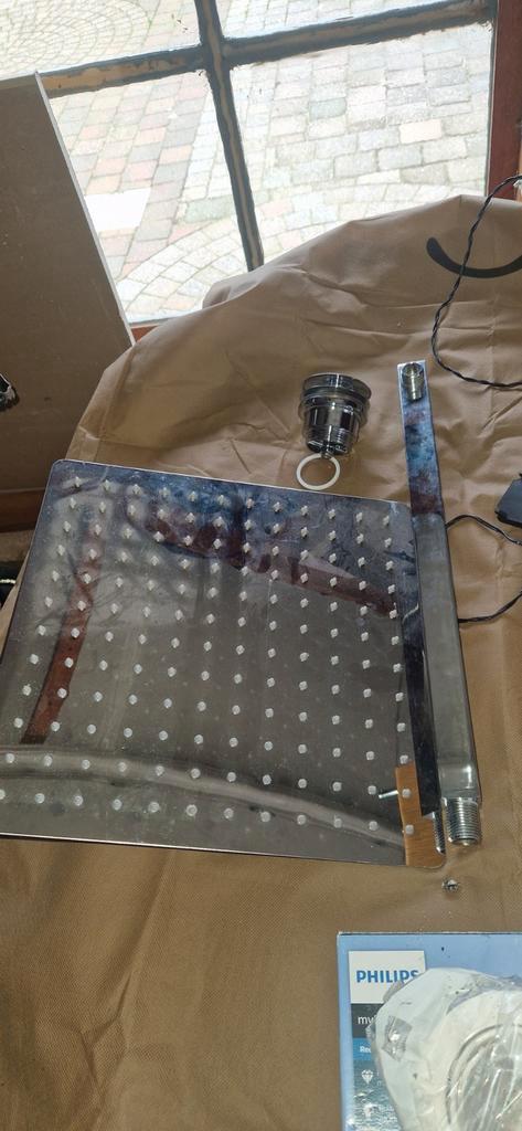 Nieuwe douchekop met beugel 1/2", Huis en Inrichting, Badkamer | Badtextiel en Accessoires, Ophalen