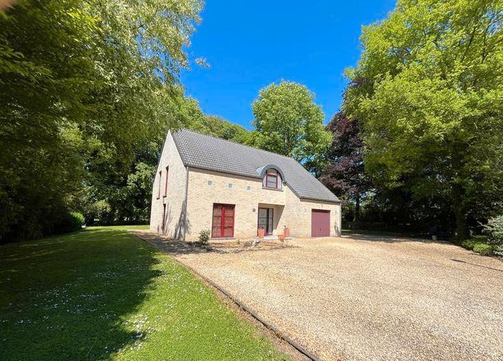 Belle villa de 2008 – Terrain de 45 ares à Vedrin (5020), Immo, Maisons à vendre, Namur (ville), 1500 m² ou plus, Maison individuelle