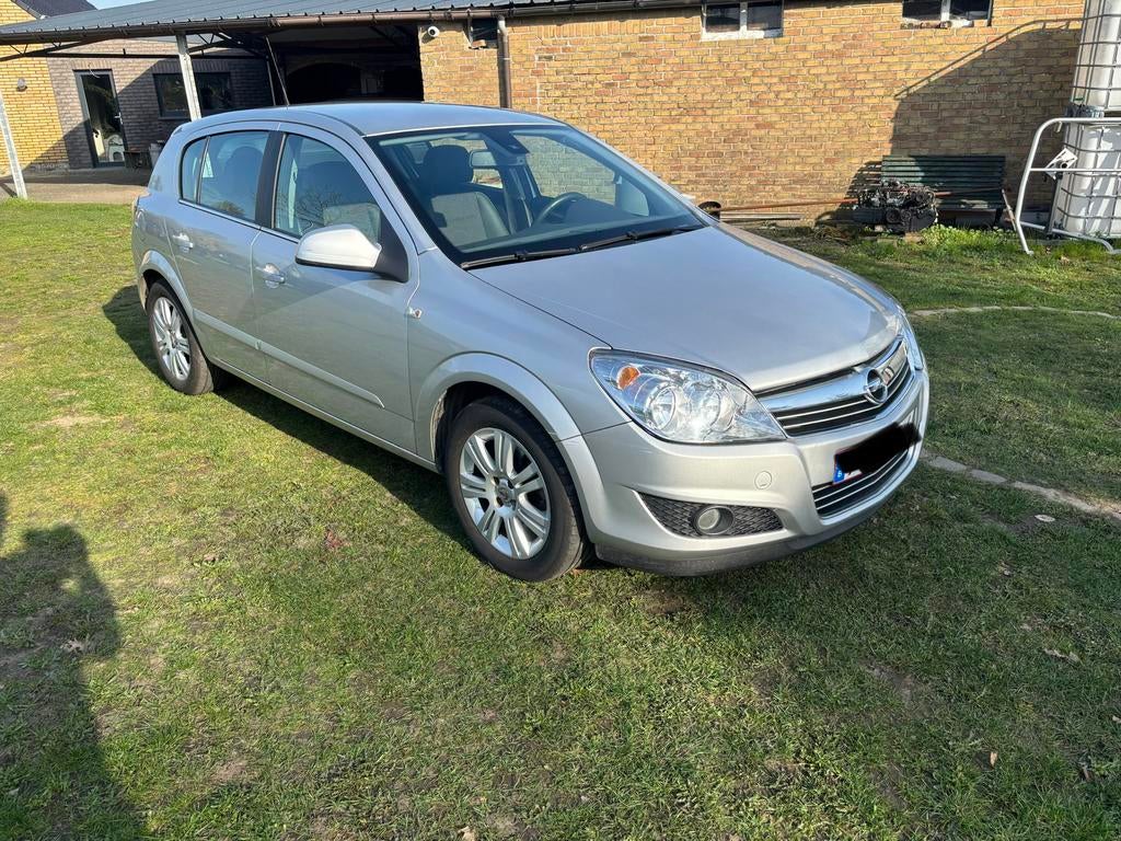 Opel astra 1.4 1ste eigenaar 54154 km gekeurd voor verkoop, Auto's, Voorwielaandrijving, Zwart, 4 cilinders, Leder en Stof