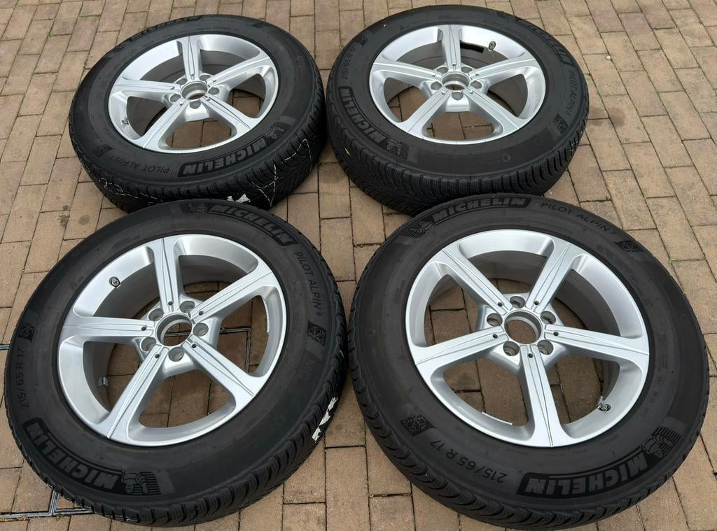 Zogoed als nieuwe winter banden Originele Mercedes 215/65R17, Autos : Pièces & Accessoires, Pneus & Jantes, Enlèvement, Utilisé