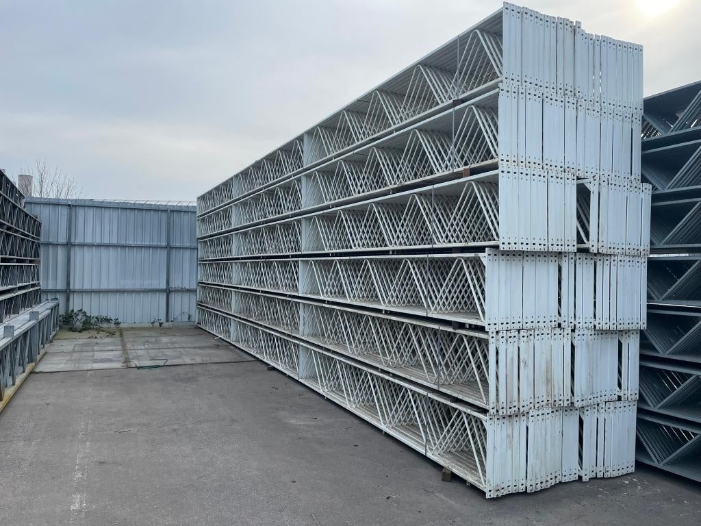 Traliespanten | Lengte= 12.680 mm | Hoogte=560 mm wit gecoat, Dieren en Toebehoren, Vogels | Hokken en Kooien, Ophalen, Gebruikt