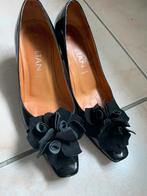 Elegante pumps Voltan 37 1/2 zwart met bloem, Ophalen, Zo goed als nieuw, Zwart, Pumps