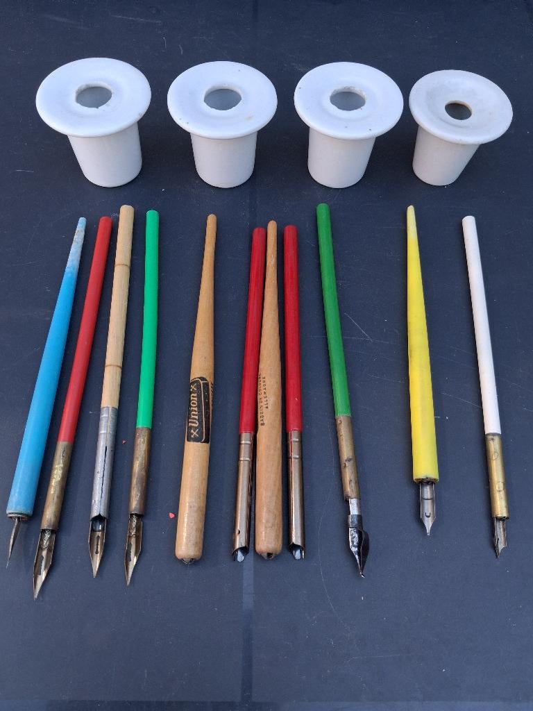 lot de vieux stylos et 4 anciens encriers en porcelaine, Enlèvement ou Envoi, Comme neuf