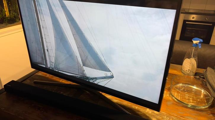 Samsung 40” 4K Smart TV + Soundbar, TV, Hi-fi & Vidéo, Télévisions, Comme neuf, Samsung, Smart TV, Enlèvement ou Envoi