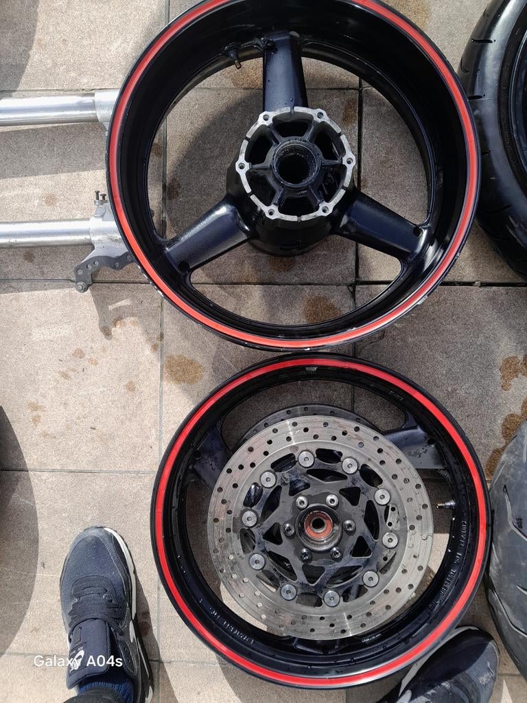 Yamaha fazer 1000 velgen voor en achter zo goed als nieuw150, Enlèvement