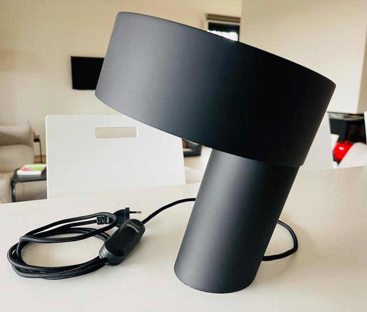 Nieuwe stijlvolle tafellamp/bureaulamp van HAY - Dimbaar, Huis en Inrichting, Lampen | Tafellampen, Nieuw, Ophalen