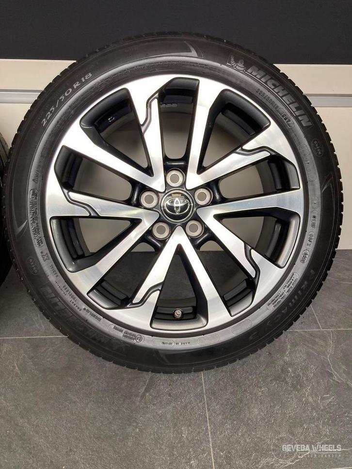 18” originele Toyota Corolla Cross velgen + banden 5x114.3, Auto-onderdelen, Banden en Velgen, Banden en Velgen, Zomerbanden, 18 inch