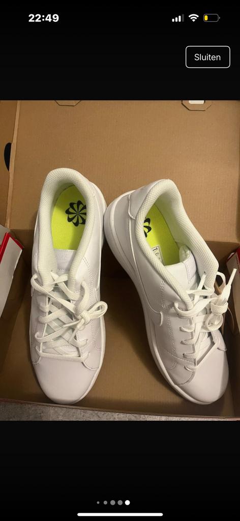Nike schoenen vrouwen, Sport en Fitness, Basketbal, Ophalen, Zo goed als nieuw, Schoenen
